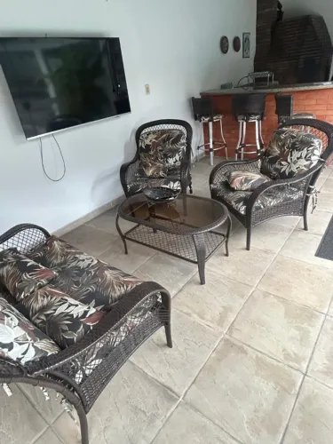 Conjunto de Sofá + 2 Poltronas + Mesa de Vidro