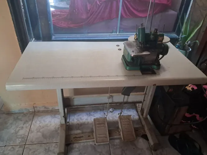Maquina Overloque Jack. Jk1.118 (Usado)