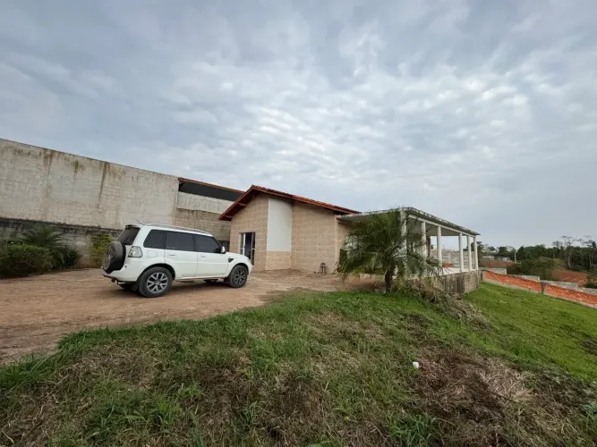 IBIÚNA-SP; Linda Chácara; Área: 1.040 m2; c/Linda Vista Panôramica; à 1,5km da Cidade; sed