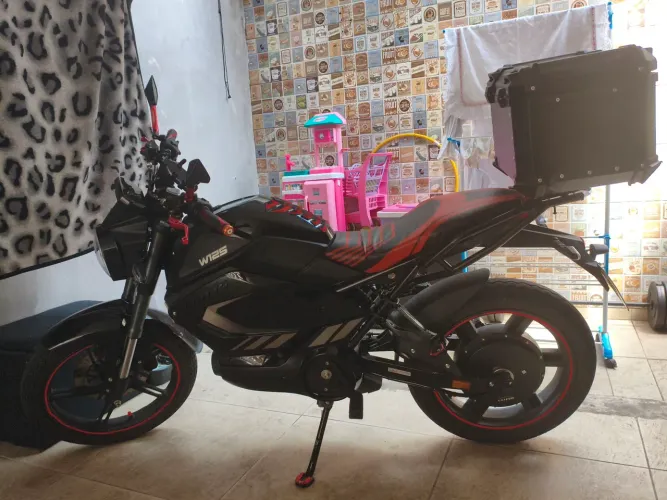 Moto watts W125 customizada, pouco rodada