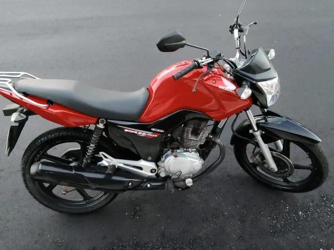 Honda / Fan 150 bem conservada 