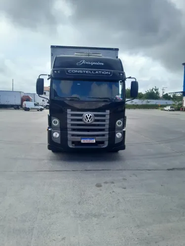 Vendo caminhão volks 24-250 teto alto completo