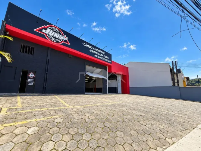 Galpão com 350,00 (M²) e 2 banheiros, no Profipo, Joinville - SC