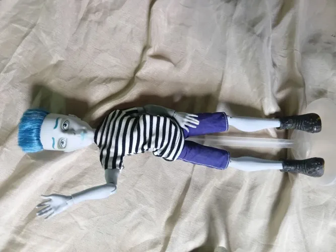 Slo mo Monster High