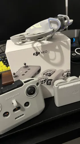DJI NEO Combo Fly More
