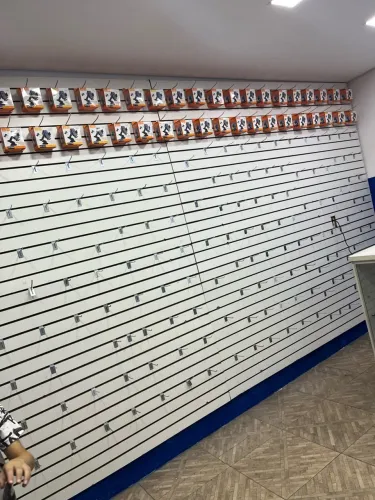 Vendo painel 4 ripado grande e balcão
