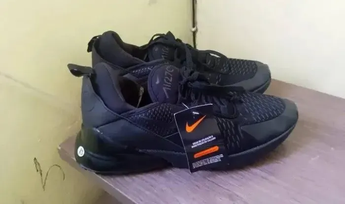 Tênis novo Air Max 270