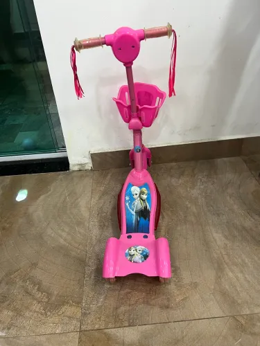 Patinete 3 rodinha infantil de 3 a 6 anos rosa frozen usado
