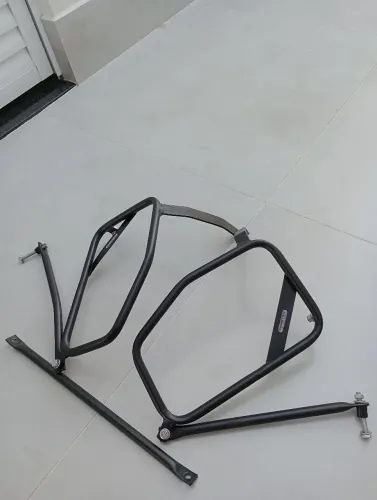 Afastador de alforges e alforges 