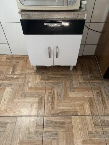 Armário pequeno de cozinha