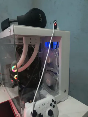 Pc Gamer completo com mesa e cadeira gamer.