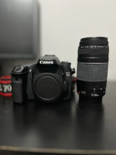 Cânon 70d + 75-300mm kit