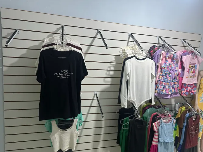 Vendo móveis de loja