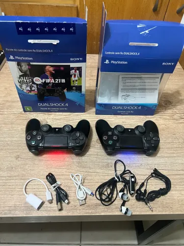 2 controles PS4 pretos ler descrição!