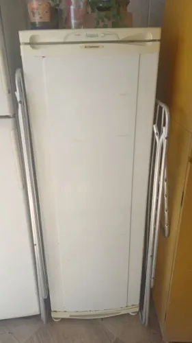Vendo freezer vertical marca Continental, modelo Elegance.