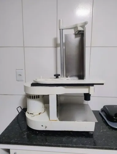 Máquina de fatiar queijo