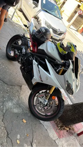 Triumph Daytona 675R 