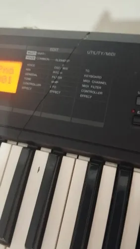 Teclado Yamaha s03