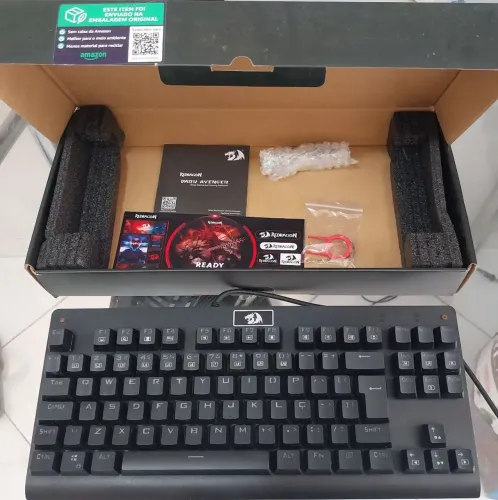 teclado gamer Red Dragon Dark Avenger Switch Brown