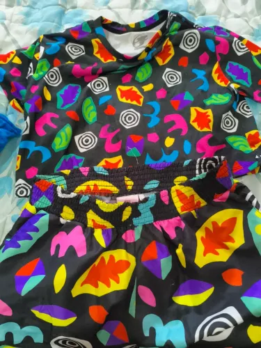Conjunto feminino Stranger Things veste 10 a 12anos seminovo