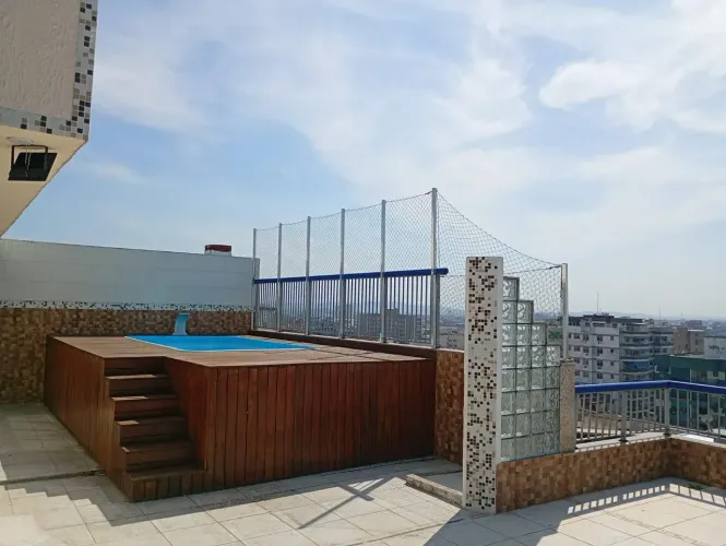 Duplex para venda possui 327 metros quadrados com 4 quartos em Vila Valqueire - Rio de Jan