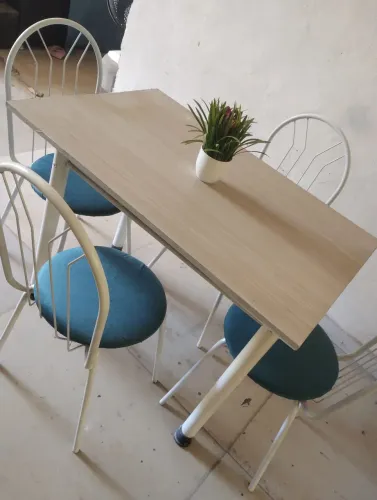 Faço a entrega, conjunto de mesa com 4 cadeiras tampo MDF 