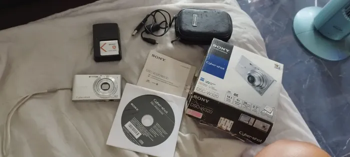 Câmera Sony Cyber-Shop DSC-W320