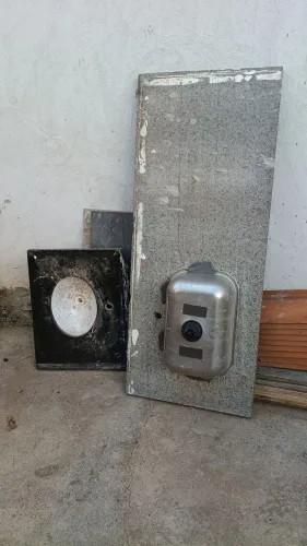 Pias cozinha e banheiro 