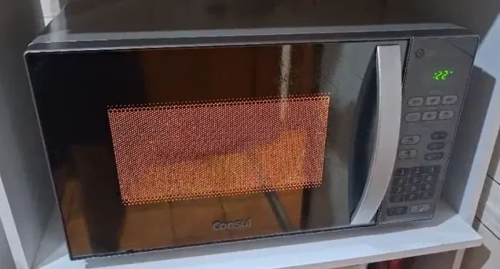 Micro-ondas Consul 20L CM020BF 127V - liga e não esquenta