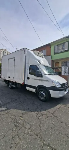 Iveco Daily Chassi 35s14 3.0 16V Diesel Mec. (e5) 2014
