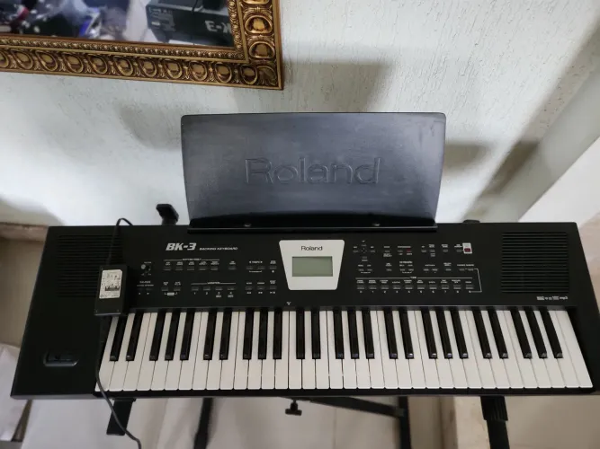 Teclado Roland BK3 arranjador Pouquíssimo uso