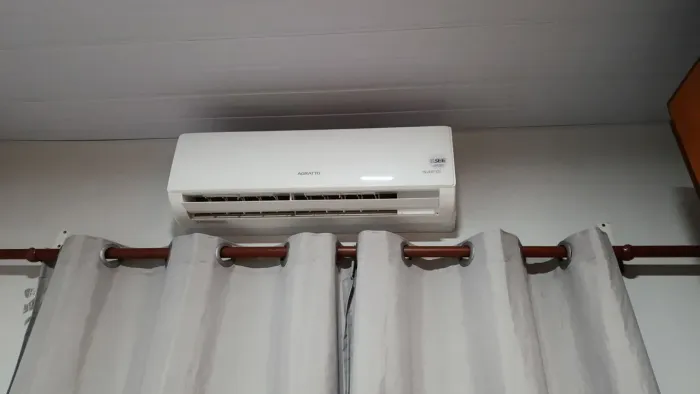 Vendo ar condicionado 12 mil BTUs semi novo