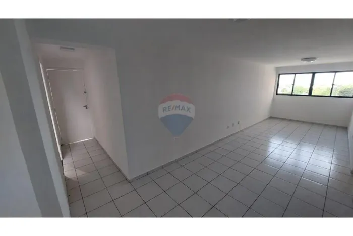 Apartamento nos Aflitos 58m², 2 quartos, 2 banheiros, piscina, 1 vaga garagem. Zona norte-