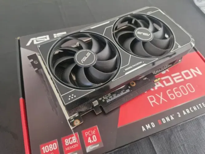 PLACA DE VIDEO RX 6600 8GB VENDO / TROCO