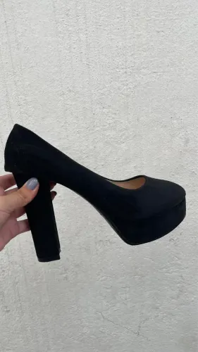 Salto alto Preto