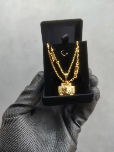 Cordão e pulseira