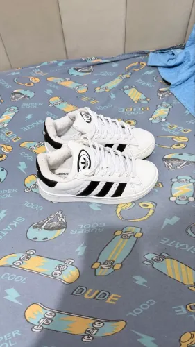 Tênis adidas campus