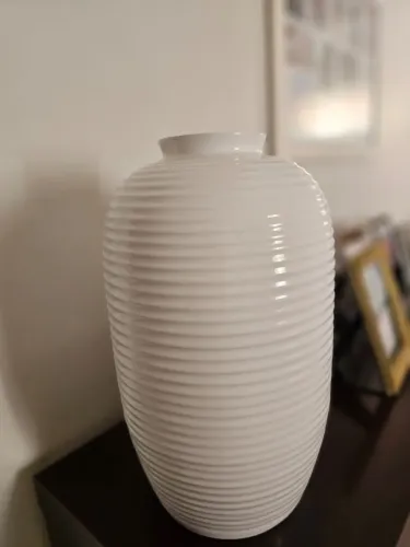 Lindo vaso decorativo na cor branca! Novo.