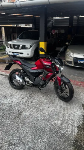 Fz15 2024 Vermelha