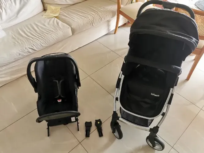 Carrinho e bebê conforto