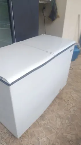 freezer horizontal Esmaltec 439 litros 127V conservado 