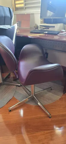 Cadeira tulipa giratória base fixa