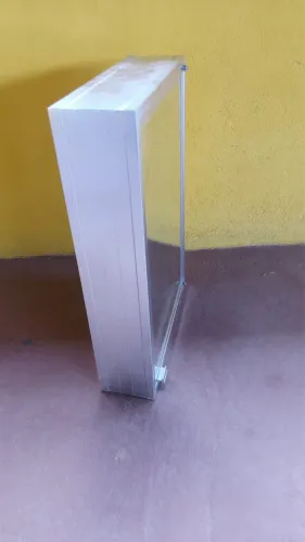 Armário com espelho 