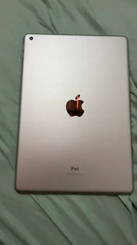 iPad 9 - 64 GB - SemiNovo