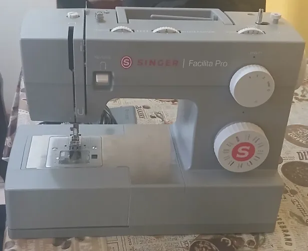 VENDO MÁQUINA DE COSTURA SINGER