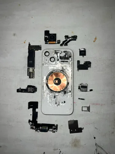 iPhone 13 - Peças e Carcaça