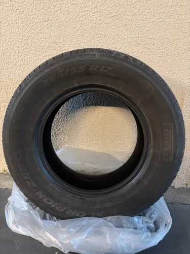 Pneu Pirelli 255/65/17 Scorpion zero Usado 4un