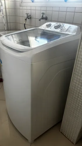 Máquina de lavar, em excelente condições