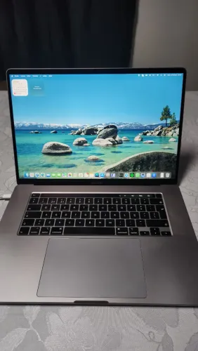 MacBook Pro 16" - Intel i9 - 32GB - 1TB - Placa de Vídeo Dedicada 8GB