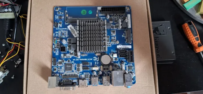 Placa Mãe Mini ITX ACC1800N-2C1P c/ Processador Integrado e espelho original